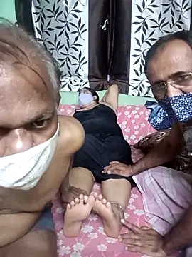 HoneyHush online show from February 28, 5:47 pm