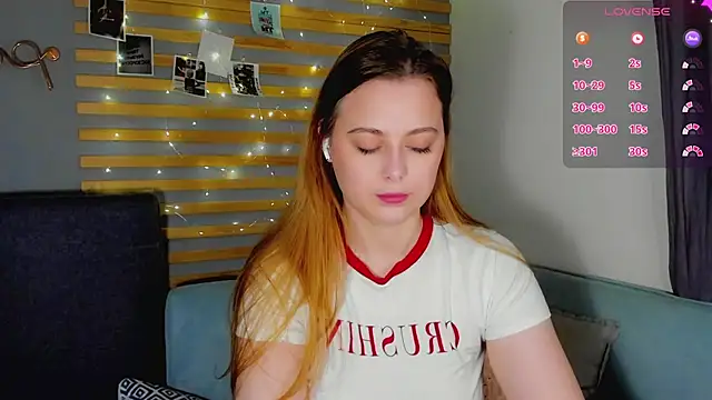 Snapshot of Alice_Wanderr chatting on February 25, 12:53 am Alice Wanderr online show from February 25, 12:53 am