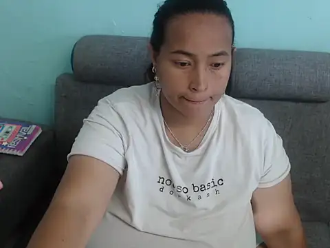 Snapshot of BustySexy_Nataly chatting on February 22, 5:11 pm BustySexy Nataly online show from February 22, 5:11 pm