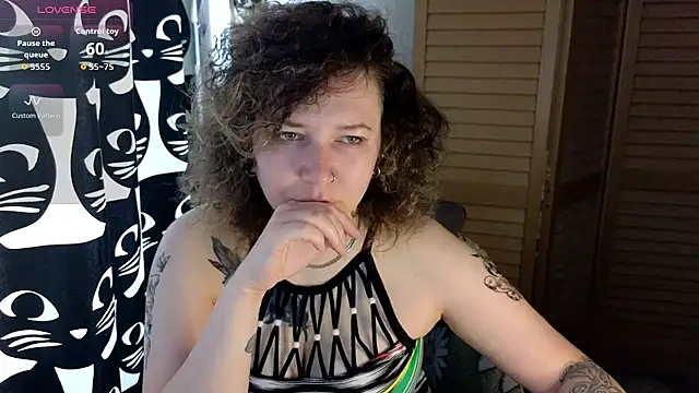 Snapshot of Ozalin_ chatting on July 1, 8:27 am Ozalin online show from July 1, 8:27 am