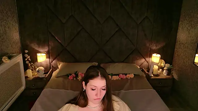 Snapshot of Anora_Mills chatting on May 14, 5:47 am Anora Mills online show from May 14, 5:47 am