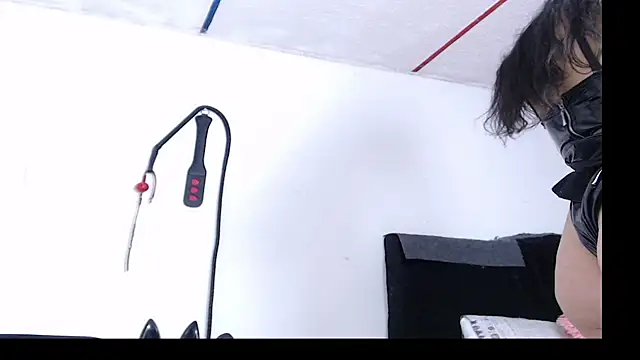 Snapshot of Girl_Bondage chatting on May 1, 3:27 pm Girl Bondage online show from May 1, 3:27 pm