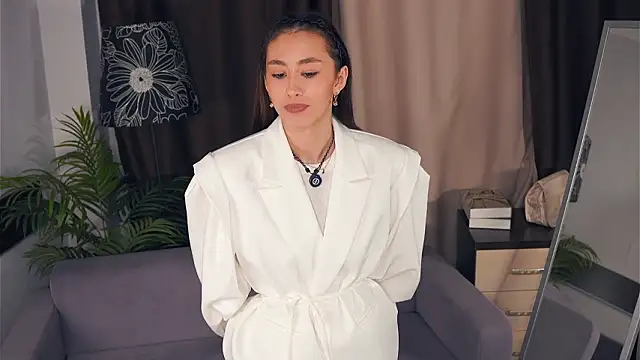 Snapshot of DeliaPesta chatting on February 2, 4:27 pm DeliaPesta online show from February 2, 4:27 pm