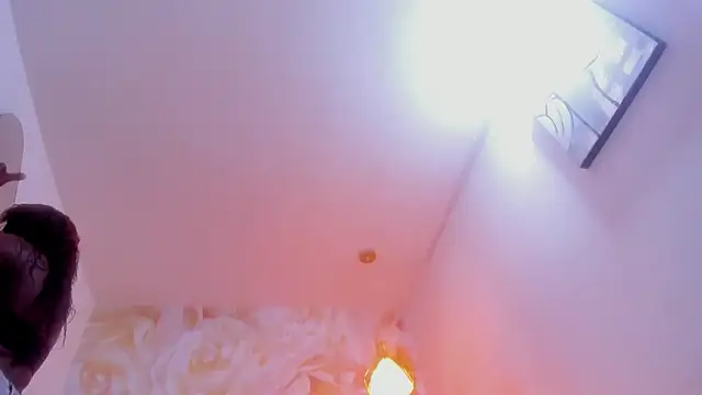 Snapshot of nylaroyale_cr chatting on February 8, 7:39 pm nylaroyale cr online show from February 8, 7:39 pm