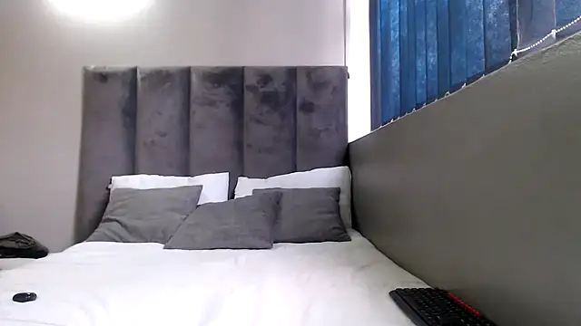 Snapshot of SexyLaylahx chatting on March 3, 11:27 am SexyLaylahx online show from March 3, 11:27 am