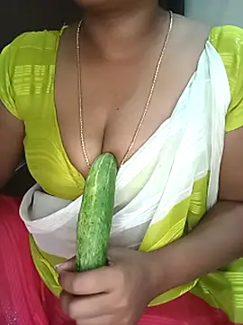 Snapshot of Chinnima143 chatting on March 1, 6:43 pm Chinnima143 online show from March 1, 6:43 pm