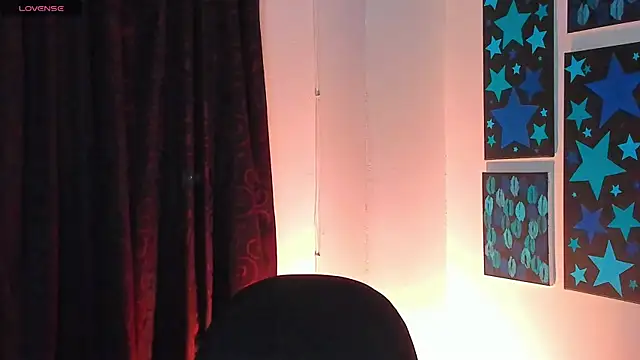Snapshot of manu__05 chatting on April 19, 3:06 am manu 05 online show from April 19, 3:06 am