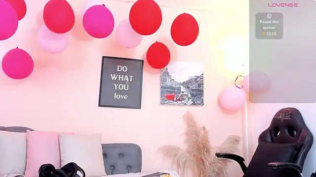 Snapshot of victoriazans chatting on February 14, 3:47 am victoriazans online show from February 14, 3:47 am