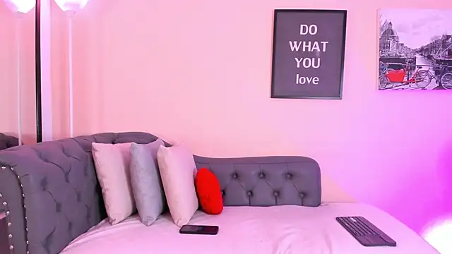 victoriazans online show from April 1, 11:00 am