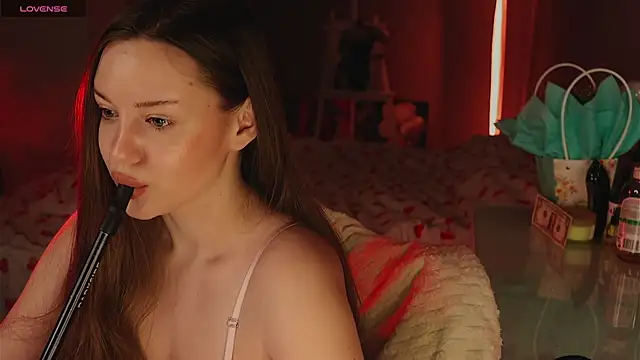 Alisia here online show from April 15, 9:48 pm