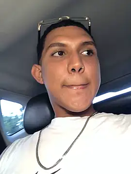  Usher online show from February 21, 10:11 pm