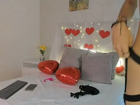 Snapshot of noah_lewiss chatting on February 16, 11:50 am noah lewiss online show from February 16, 11:50 am