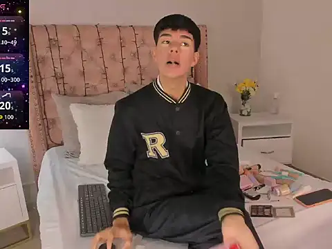 Snapshot of noah_lewiss chatting on February 26, 10:25 am noah lewiss online show from February 26, 10:25 am