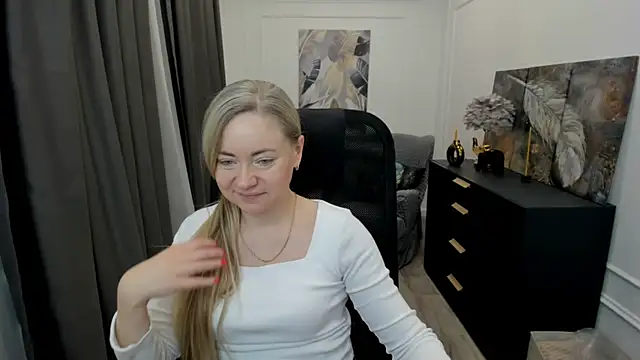 CharlotteKerti online show from April 21, 11:38 am