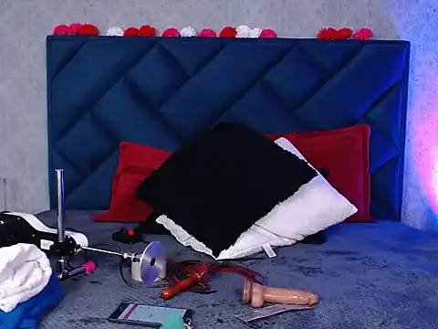 Lia tomson online show from February 17, 7:31 pm