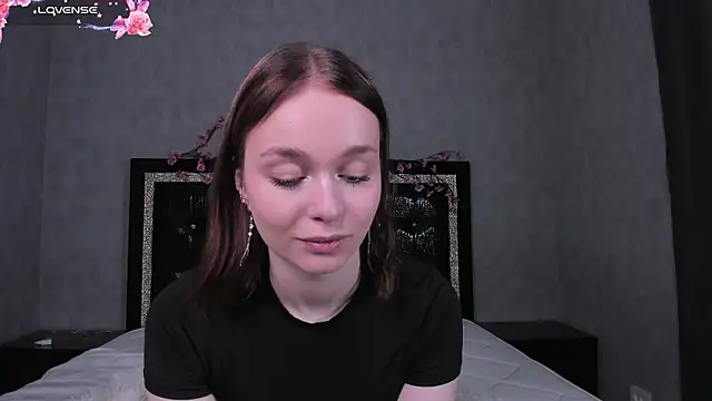 Snapshot of LillianPerry chatting on March 12, 5:52 pm LillianPerry online show from March 12, 5:52 pm