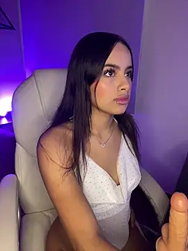 Snapshot of Dulce_pink18 chatting on February 18, 4:25 pm Dulce pink18 online show from February 18, 4:25 pm