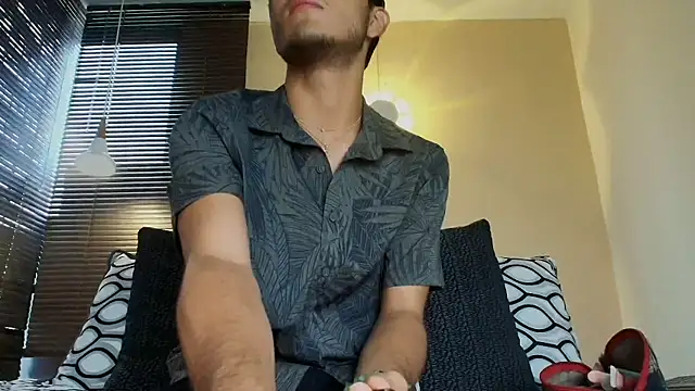 Snapshot of Damon_Salvarote_S chatting on February 19, 7:43 pm Damon Salvarote S online show from February 19, 7:43 pm