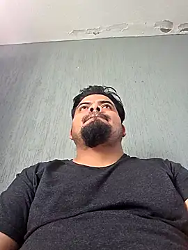 Snapshot of gerlop90 chatting on April 29, 12:27 am gerlop90 online show from April 29, 12:27 am