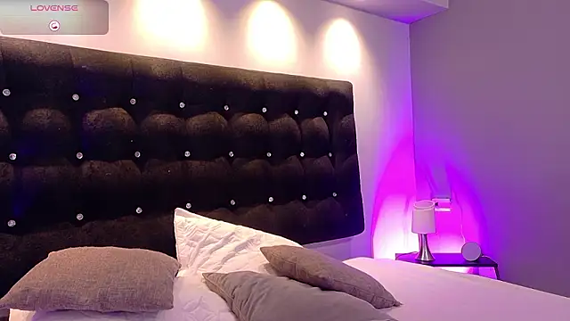 Snapshot of Aitana_Oliveira chatting on February 19, 7:21 pm Aitana Oliveira online show from February 19, 7:21 pm