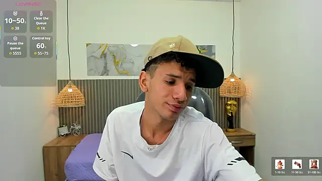 Snapshot of JDWhite18 chatting on June 25, 1:05 am JDWhite18 online show from June 25, 1:05 am