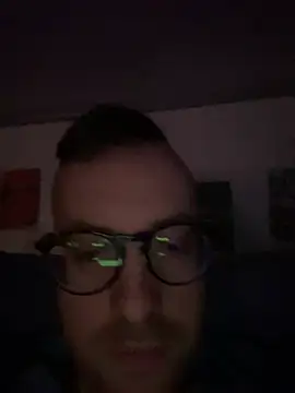 Snapshot of io1Elian chatting on May 19, 7:53 pm io1Elian online show from May 19, 7:53 pm