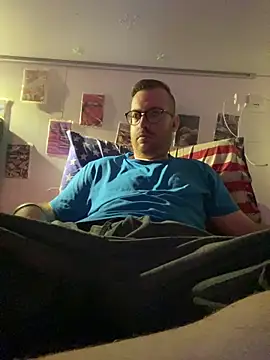 Snapshot of io1Elian chatting on May 26, 7:43 pm io1Elian online show from May 26, 7:43 pm