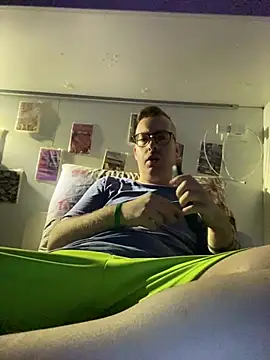 Snapshot of io1Elian chatting on May 31, 7:37 pm io1Elian online show from May 31, 7:37 pm