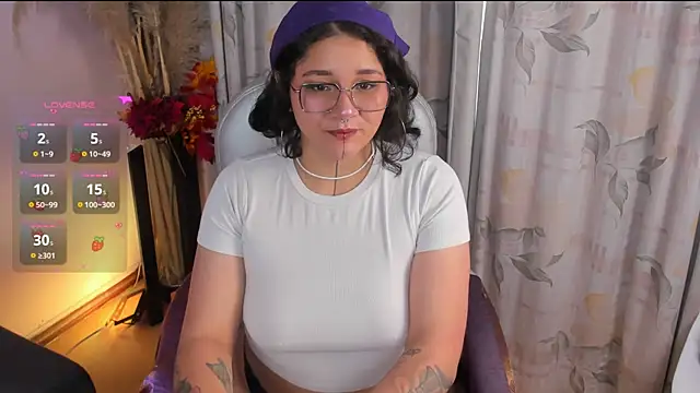 Snapshot of Sylvara_bx chatting on May 26, 12:12 pm Sylvara bx online show from May 26, 12:12 pm
