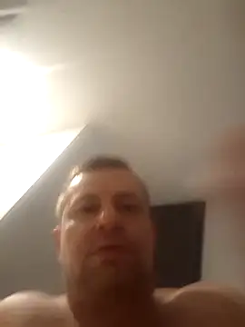 Snapshot of Julienmiranda chatting on February 8, 5:11 am Julienmiranda online show from February 8, 5:11 am