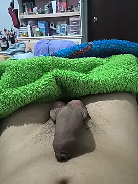 Snapshot of Ale_5673 chatting on June 24, 6:23 am Ale 5673 online show from June 24, 6:23 am