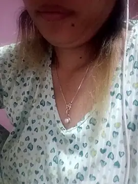 Snapshot of neha0882 chatting on February 27, 1:05 am neha0882 online show from February 27, 1:05 am