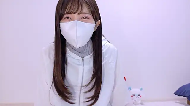 Snapshot of The_Ami_jp chatting on February 28, 3:18 am The Ami jp online show from February 28, 3:18 am