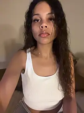 Snapshot of Petite_Baddie chatting on June 25, 3:06 am Petite Baddie online show from June 25, 3:06 am