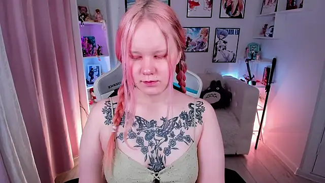 AnnieVibe online show from March 15, 5:41 pm