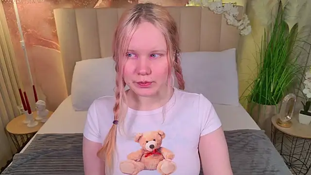 AnnieVibe online show from April 10, 5:39 pm