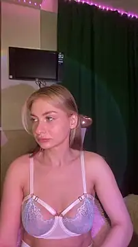 Snapshot of Lissy_Liss chatting on February 19, 5:47 am Lissy Liss online show from February 19, 5:47 am