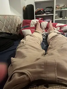 Snapshot of Enzo_2763 chatting on February 22, 1:42 pm Enzo 2763 online show from February 22, 1:42 pm