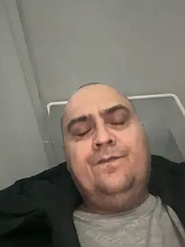 Snapshot of vitalik66679 chatting on February 7, 7:39 pm vitalik66679 online show from February 7, 7:39 pm