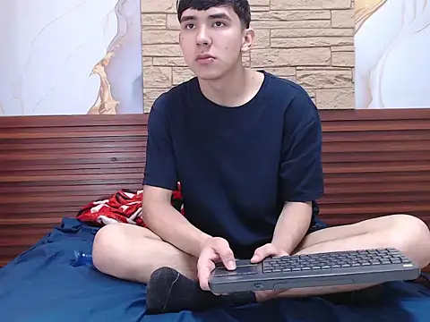 Snapshot of massimoferrera303av chatting on February 20, 6:52 pm massimoferrera303av online show from February 20, 6:52 pm