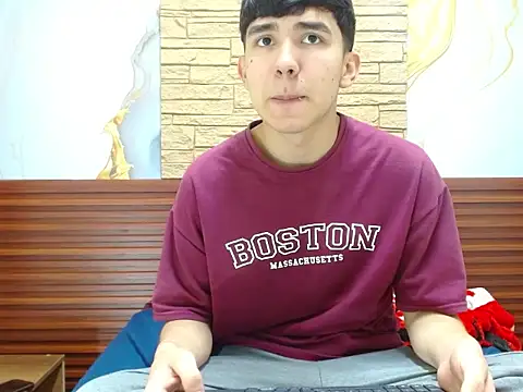 Snapshot of massimoferrera303av chatting on February 25, 7:45 pm massimoferrera303av online show from February 25, 7:45 pm