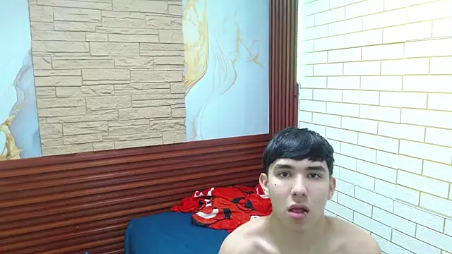 Snapshot of massimoferrera303av chatting on March 2, 9:32 pm massimoferrera303av online show from March 2, 9:32 pm