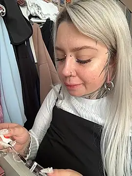 Snapshot of Chiibi chatting on February 25, 8:24 am Chiibi online show from February 25, 8:24 am