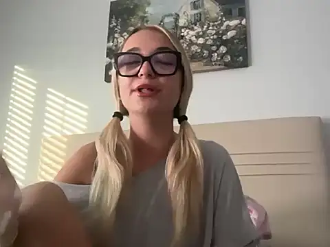 kelseyblu online show from April 8, 10:54 pm