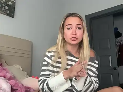 Snapshot of kelseyblu chatting on April 30, 10:25 pm kelseyblu online show from April 30, 10:25 pm