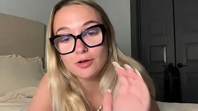 Snapshot of kelseyblu chatting on May 29, 11:03 pm kelseyblu online show from May 29, 11:03 pm