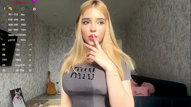 Snapshot of ViolaFaa chatting on February 21, 8:37 am ViolaFaa online show from February 21, 8:37 am