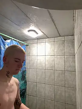 Snapshot of OskarMil chatting on March 7, 4:15 pm OskarMil online show from March 7, 4:15 pm