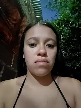 Snapshot of lachiki_plus chatting on May 15, 10:11 am lachiki plus online show from May 15, 10:11 am