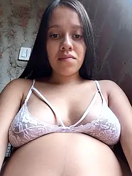 Snapshot of lachiki_plus chatting on May 18, 10:37 pm lachiki plus online show from May 18, 10:37 pm